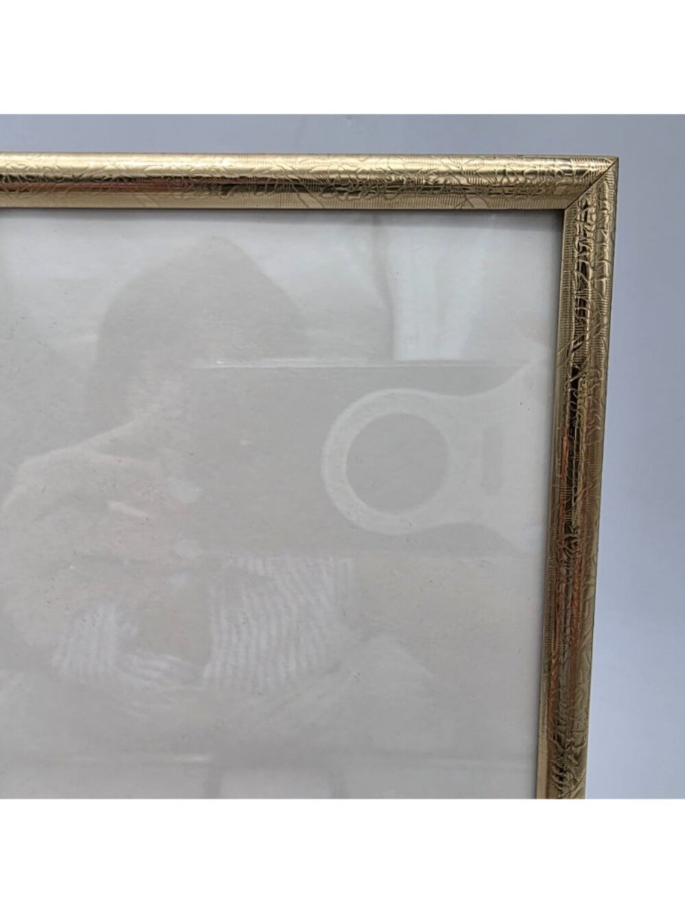 Elegant Gold Tone Metal Picture Frame Black Velvet Back Easel Style 8x10 - Picture 3 of 10